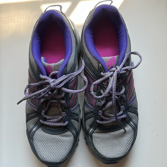 EUC New Balance 412 V2 Women’s Size 10 All Terrain Trail Running Shoes Sneakers - Picture 3 of 7